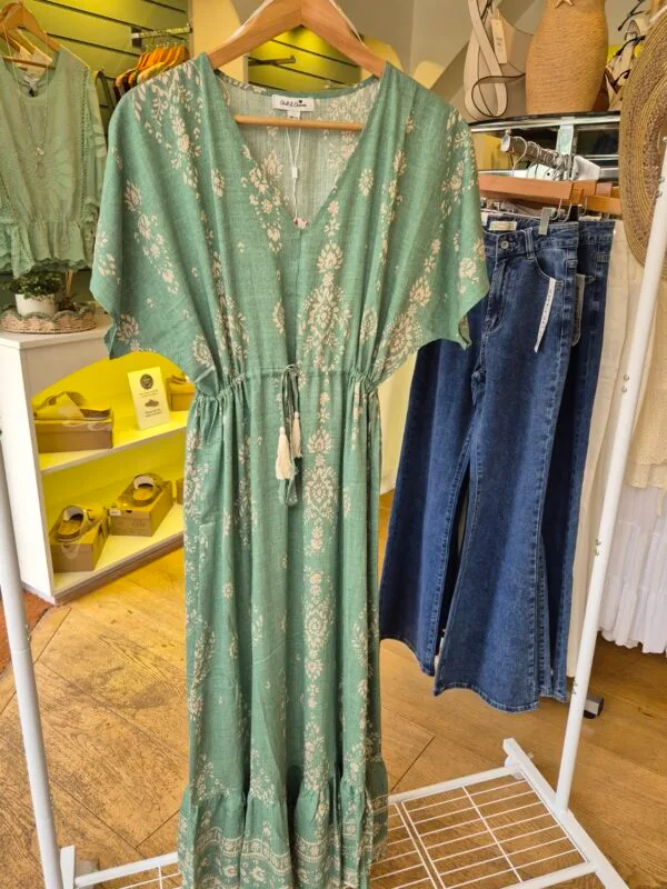 V-neck maxi green dress with damask print