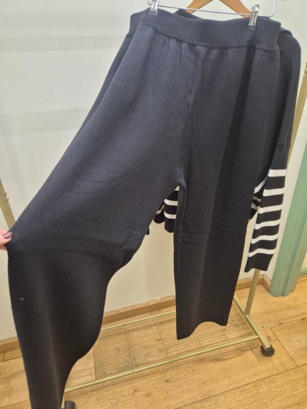 2026/01/1000388221-scaled.jpg Open Collar Striped Jumper & Trouser Knitted Set L/XL