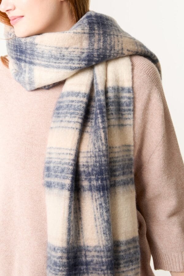 2026/01/1000389425.jpg Fluffy Knit Tartan Tassel Scarf