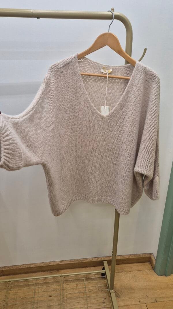 2026/01/1000394814-scaled.jpg V-Neck Mohair Jumper-Beige