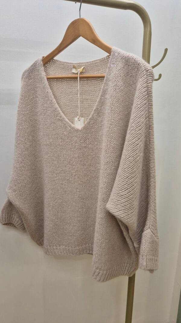 2026/01/1000394816-scaled.jpg V-Neck Mohair Jumper-Beige