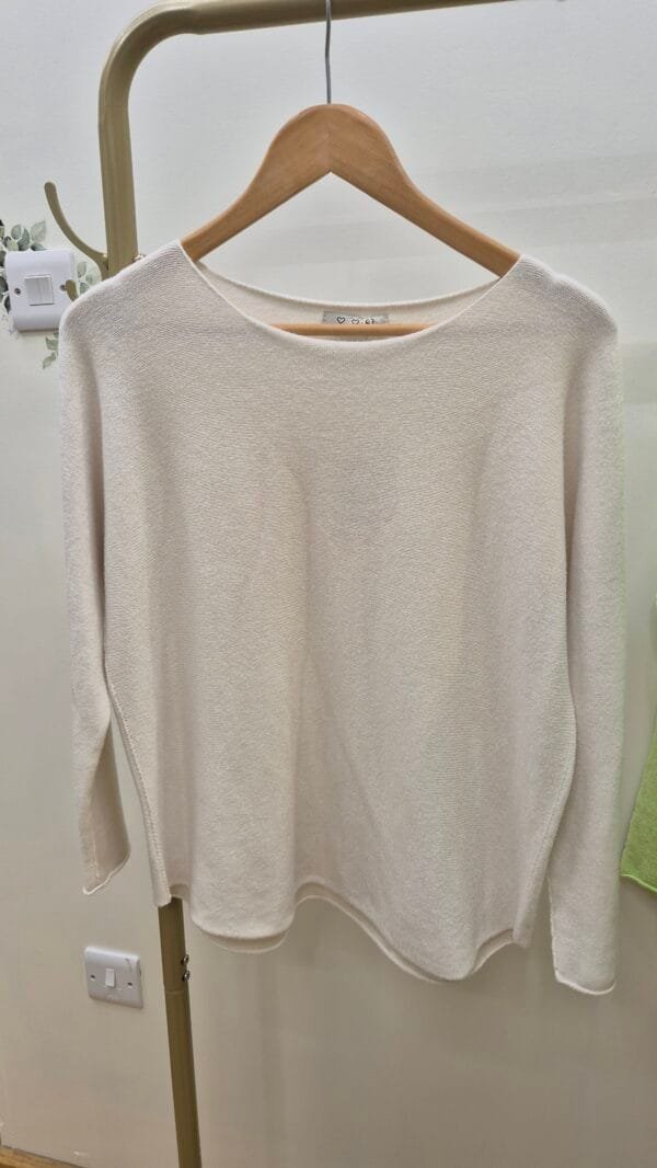 Classic Scoop Neck Fine Knit