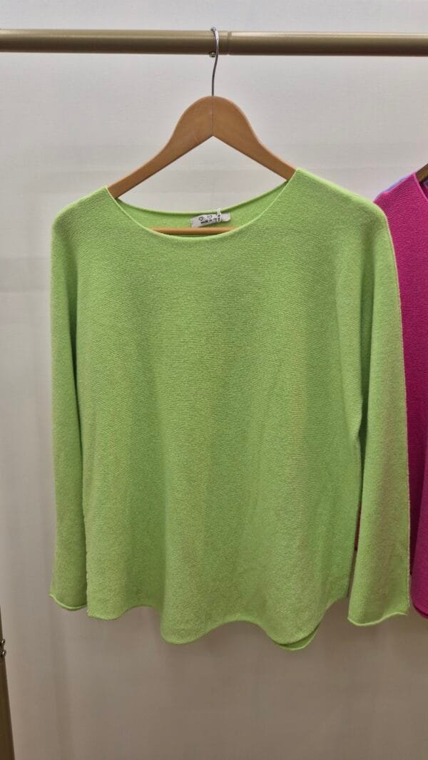 Classic Scoop Neck Fine Knit