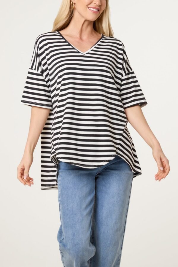 2026/04/1000485086.jpg Relaxed V-Neck Stripe Top