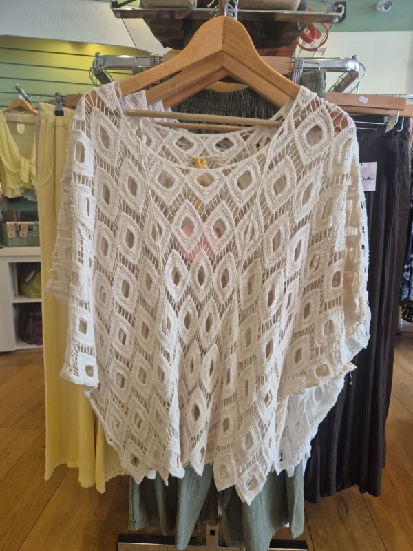 Crochet Diamond Top – Cream & White
