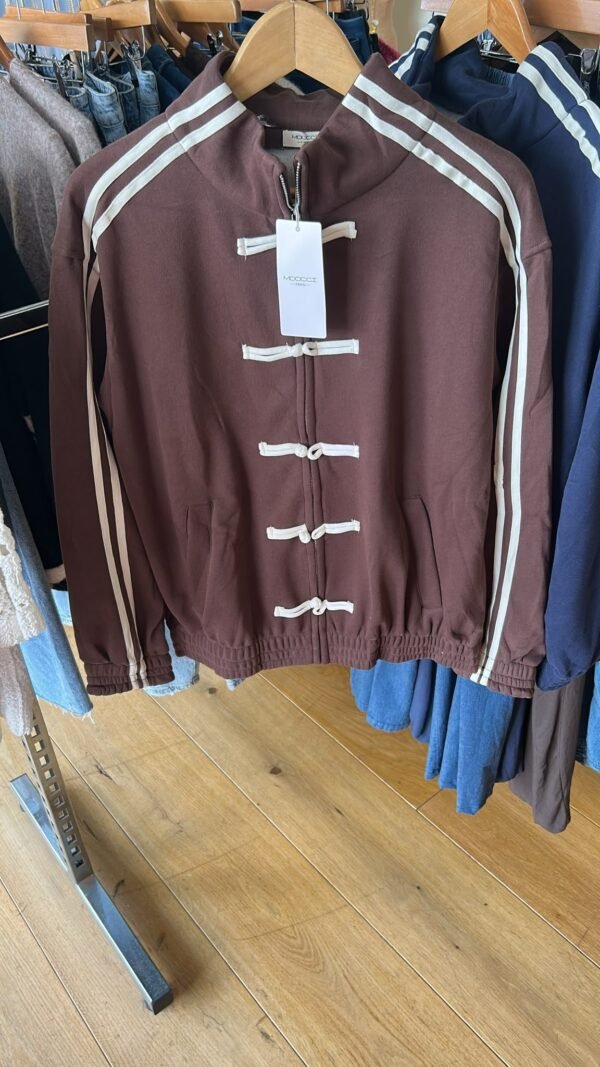 Sporty Bomber Jacket – Oriental-Inspired Twist