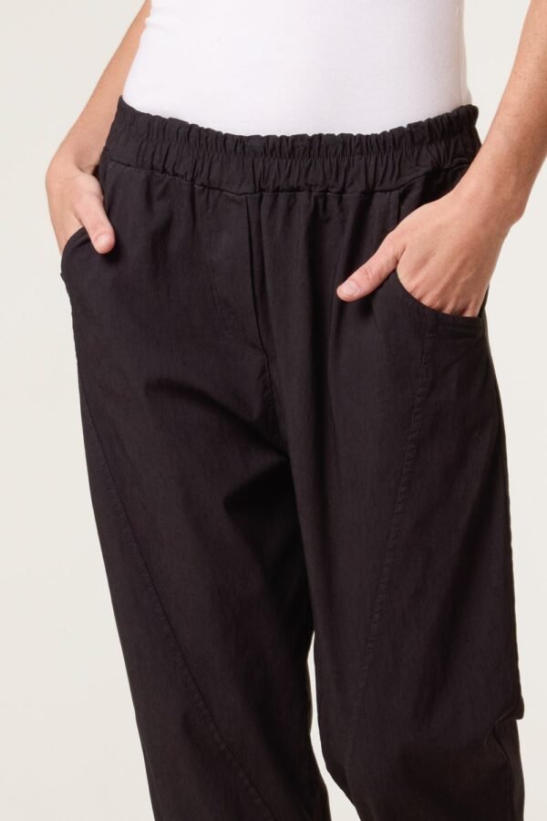 2026/08/1000483126.jpg Capri Magic Trousers