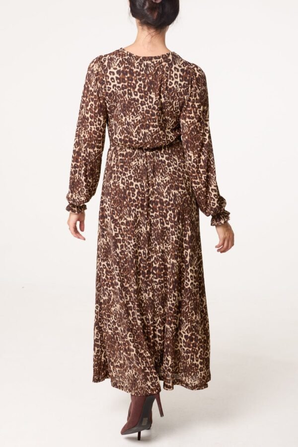 2026/10/1000502610.jpg Leopard Print Shirred Waist Midi Dress