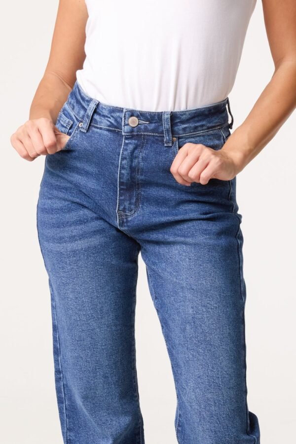 High-Waisted Stretch Jeans – Mid Blue