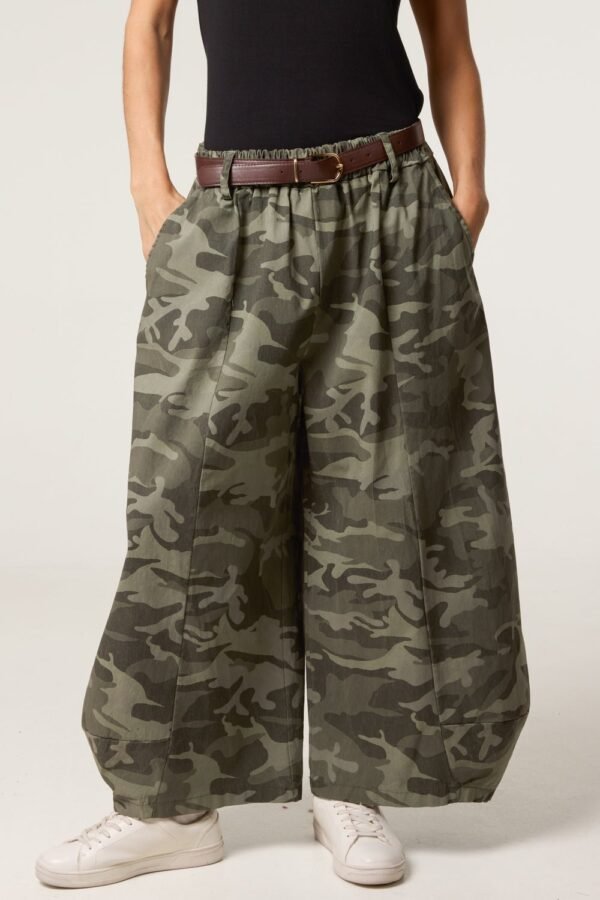 2026/10/1000512835.jpg Belted Wide-Leg Camouflage Trousers
